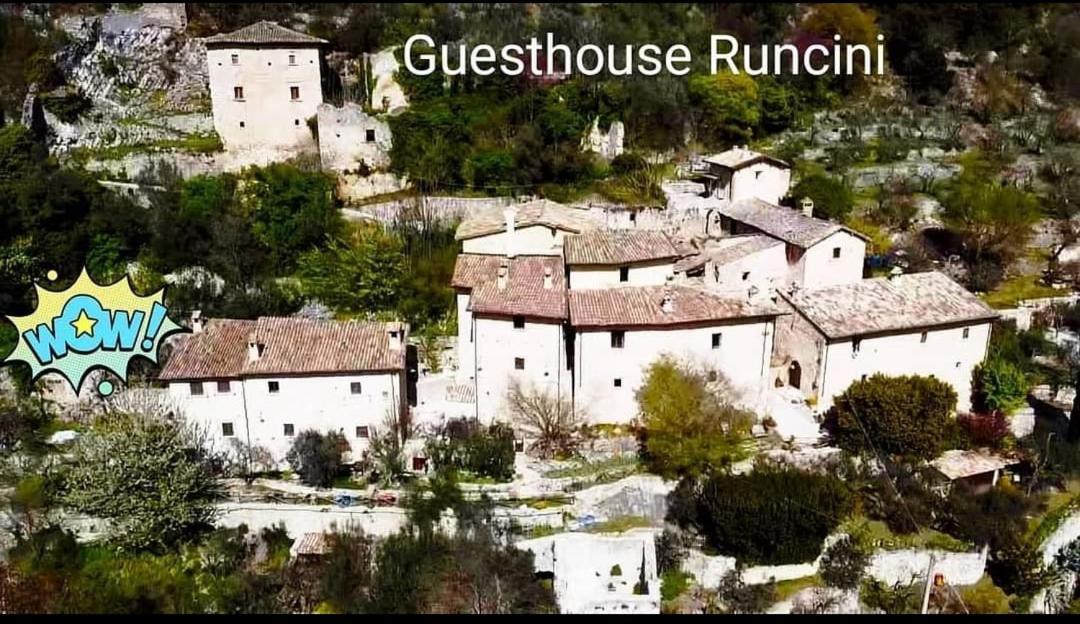 Guesthouse Runcini フェレンティッロ エクステリア 写真